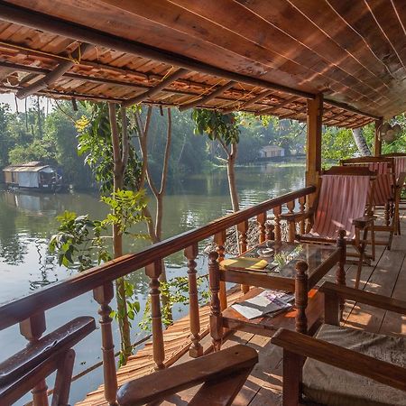 Malayalam Lake Resort Alappuzha Exteriör bild