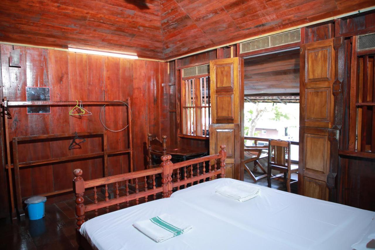 Malayalam Lake Resort Alappuzha Exteriör bild