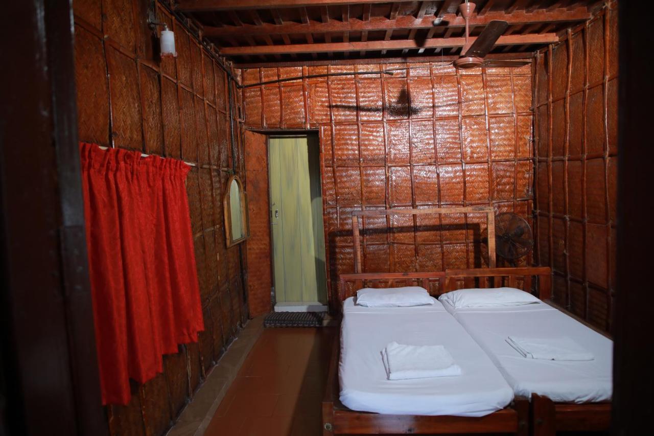 Malayalam Lake Resort Alappuzha Exteriör bild