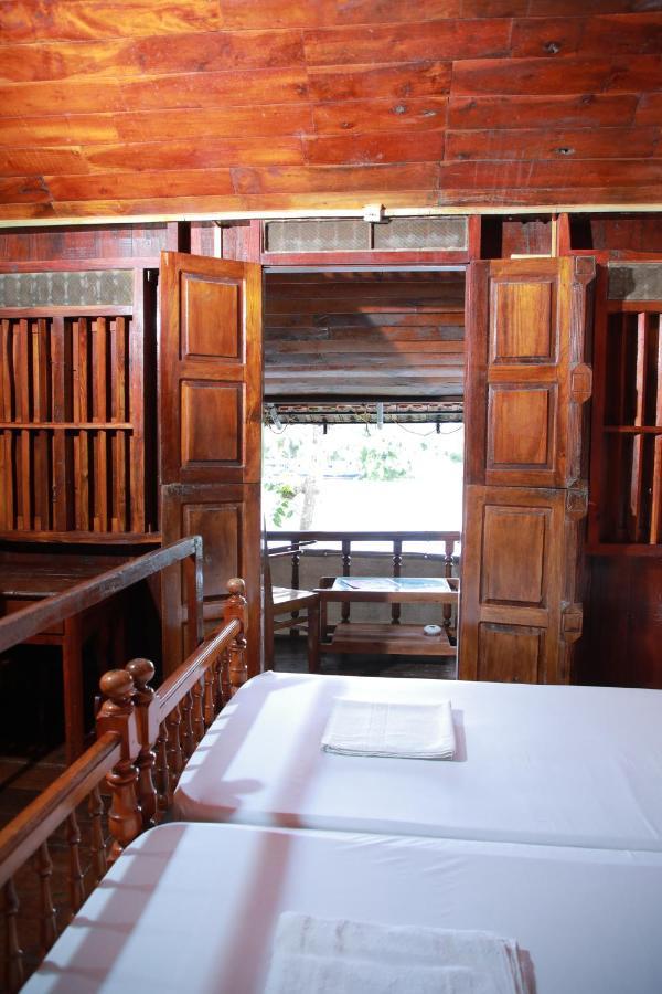 Malayalam Lake Resort Alappuzha Exteriör bild