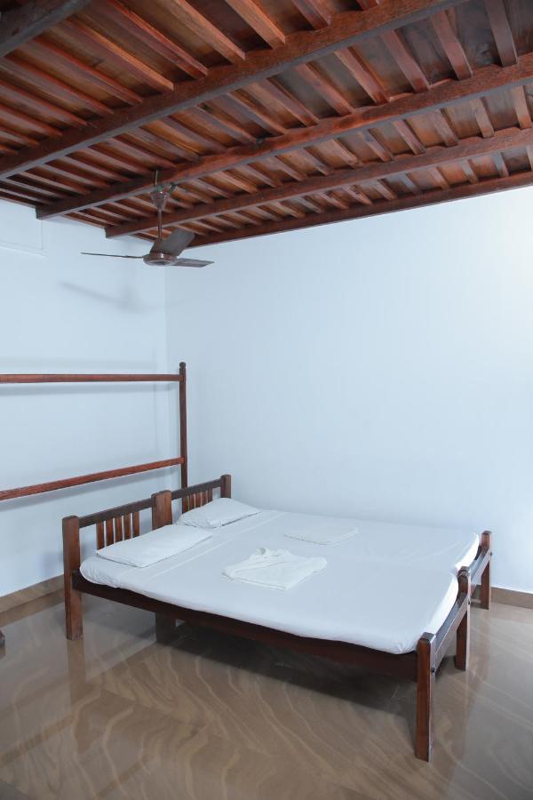 Malayalam Lake Resort Alappuzha Exteriör bild