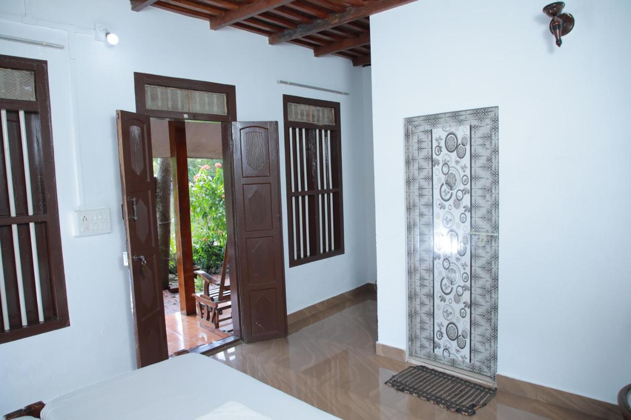 Malayalam Lake Resort Alappuzha Exteriör bild