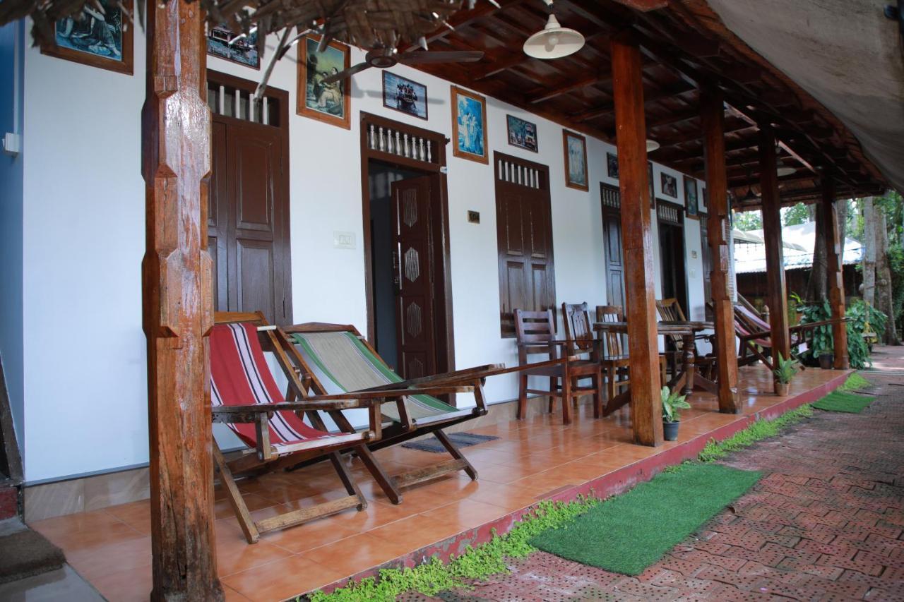 Malayalam Lake Resort Alappuzha Exteriör bild