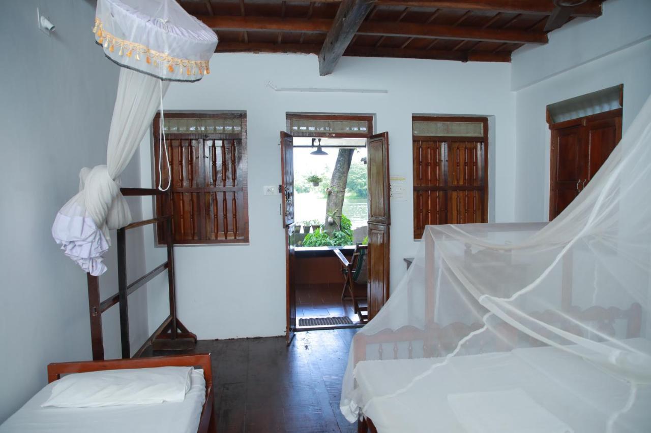 Malayalam Lake Resort Alappuzha Exteriör bild