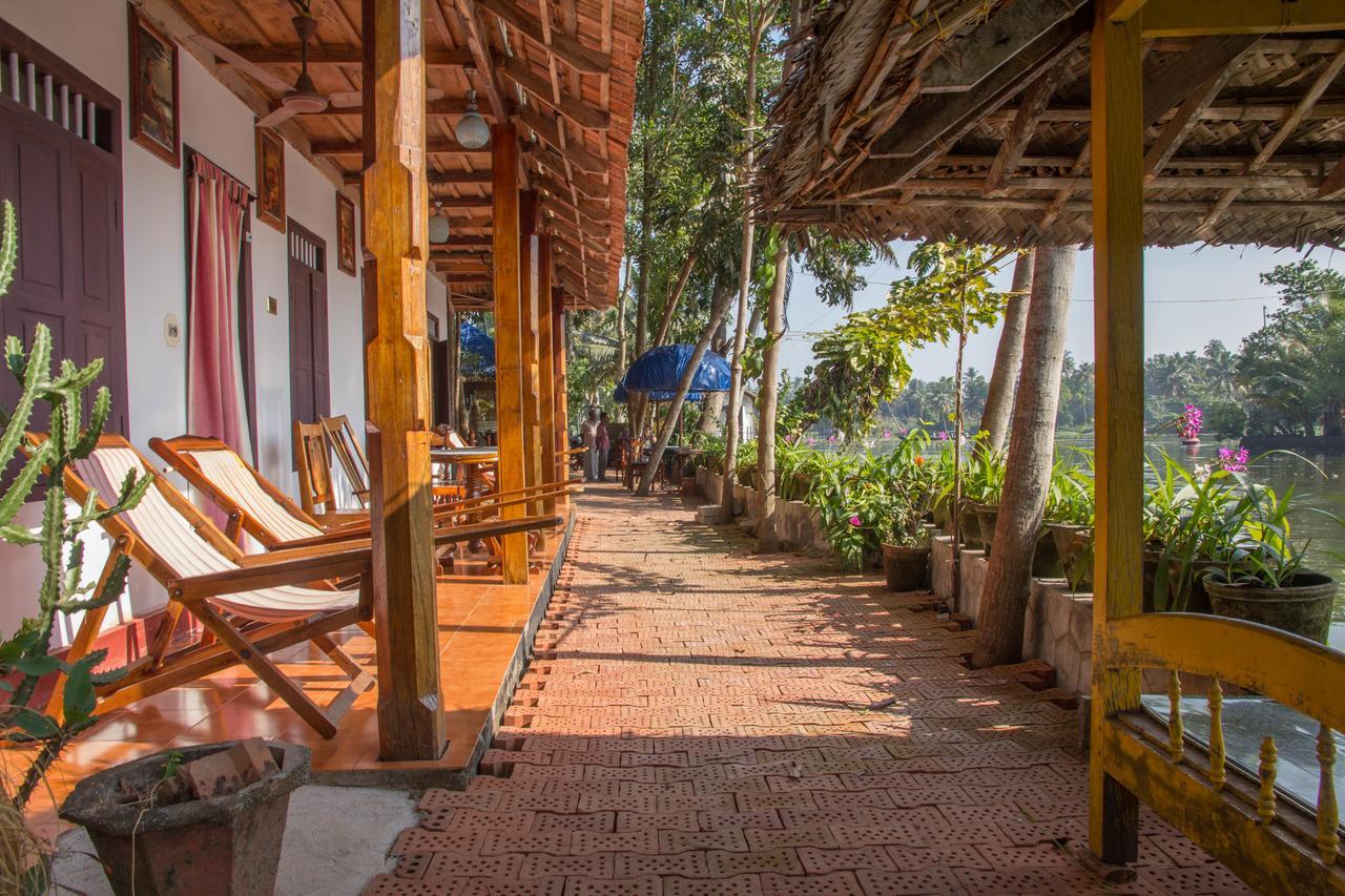 Malayalam Lake Resort Alappuzha Exteriör bild