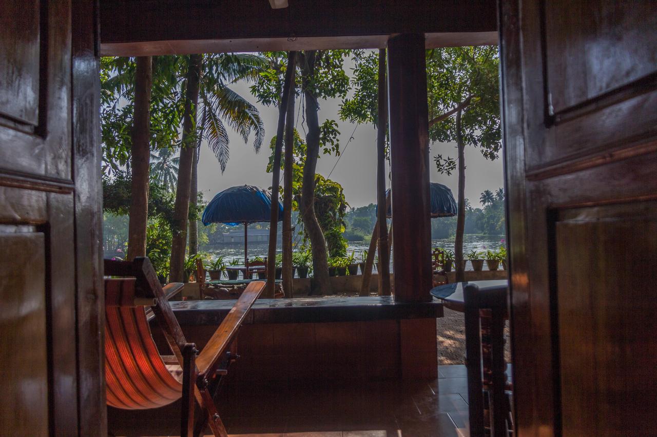 Malayalam Lake Resort Alappuzha Exteriör bild