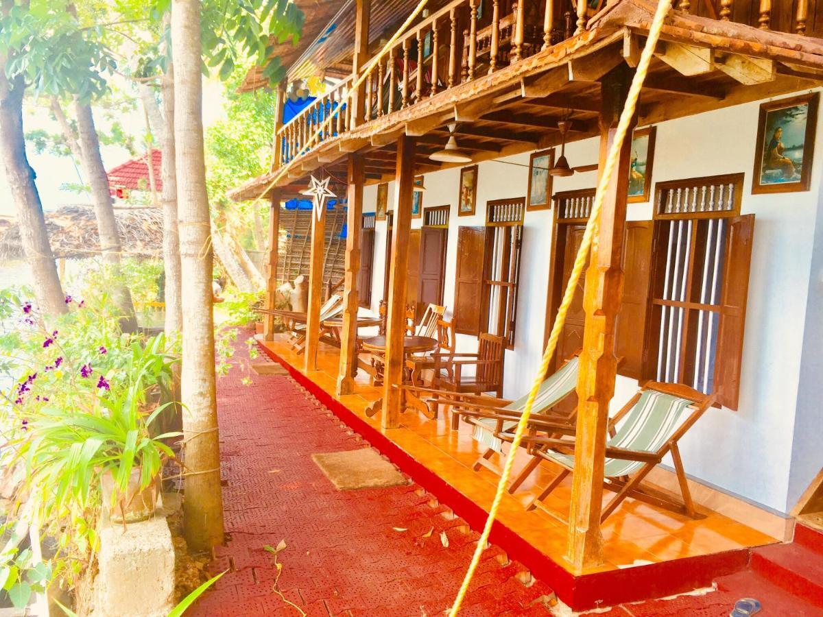 Malayalam Lake Resort Alappuzha Exteriör bild
