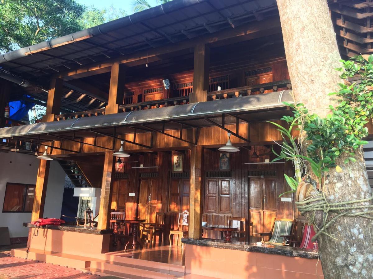 Malayalam Lake Resort Alappuzha Exteriör bild